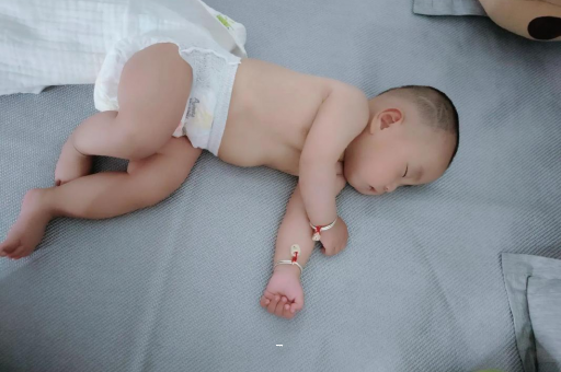 广州供卵包男孩宝宝短发型女